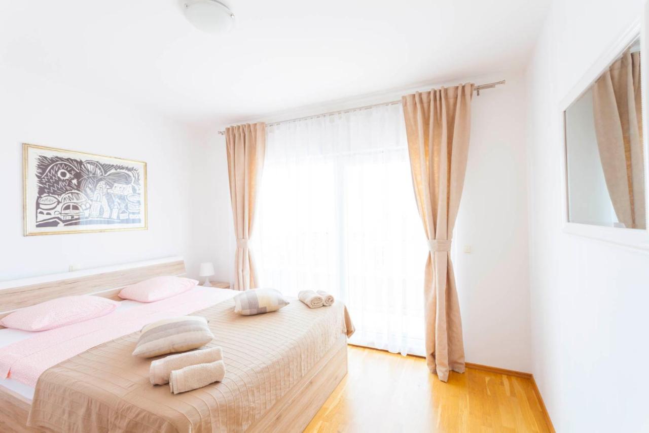 Apartments Dora Makarska Exterior photo